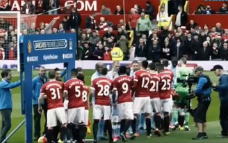 Derby Manchester được hâm nóng bằng những lời chê bai