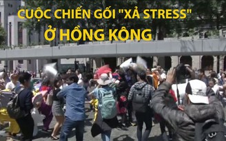 Cuộc chiến gối “xả stress” ở Hồng Kông