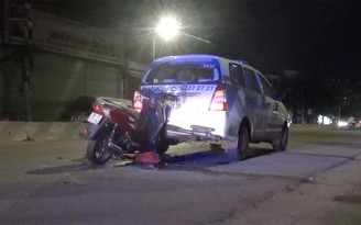 Tai nạn giữa xe máy và taxi, một người bị thương