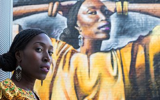Cuộc sống phụ nữ da đen vào nghệ thuật đường phố London