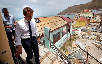 Tổng thống Pháp hứa tái thiết vùng bị bão Irma tàn phá