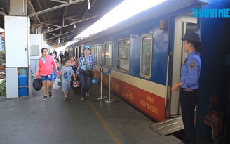 Ga Sài Gòn bán 300 ngàn vé tàu phục vụ Tết Mậu Tuất 2018