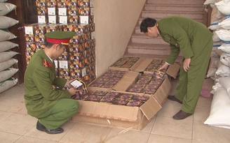 Bắt 300 kg pháo lậu bao bì in dòng chữ “Made in China”