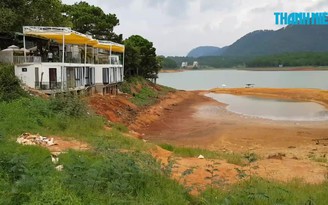 Công trình không phép "mọc" ở thắng cảnh quốc gia hồ Tuyền Lâm