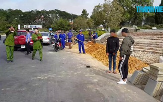 Đôi bạn tuổi teen mê cướp chim khiến dư luận Đà Lạt xôn xao Đôi bạn tuổi teen mê cướp chim khiến dư luận Đà Lạt xôn xao