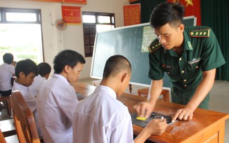Thương lắm lớp học đặc biệt cho những đứa trẻ đặc biệt ở ngôi làng ven biển Quảng Nam