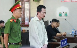 Bùi Thị Kim Thu tóc bạc trắng cùng đồng phạm hầu tòa vụ nữ sinh giao gà