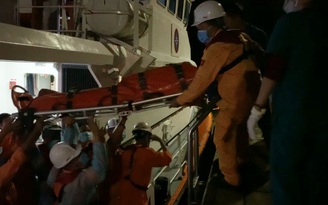 Bão số 10: Cù Lao Chàm bị cô lập, điều tàu SAR 274 đi cứu bệnh nhân