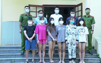 “Mở tiệc” ma túy trong nhà nghỉ ở Hòa Bình, 9 người bị bắt quả tang