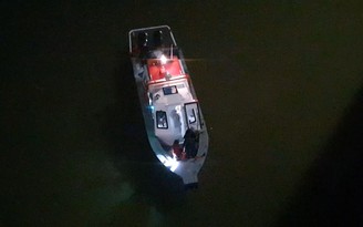 Xuyên đêm lặn tìm nam thanh niên nhảy cầu Bình Lợi xuống sông Sài Gòn mất tích