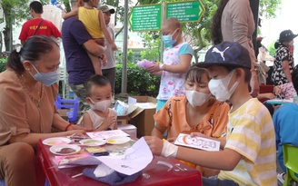 Tết Trung thu bất ngờ, ấm áp cho các em nhỏ ở Bệnh viện Nhi Đồng 2