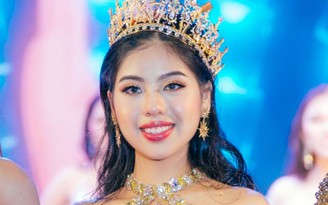 Trả lời ứng xử tiếng Anh trôi chảy, nữ sinh Việt đăng quang 'Miss Teen International 2022'