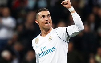 Ronaldo phá kỉ lục ghi bàn của Van Nistelrooy từ 15 năm trước