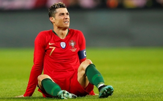 Ronaldo tịt ngòi, Bồ Đào Nha thảm bại 0-3 trước Hà Lan