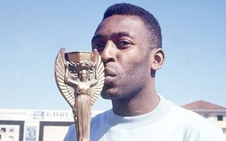 [KÝ ỨC WORLD CUP] 'Vua bóng đá' Pele và kỳ tích 3 lần vô địch World Cup