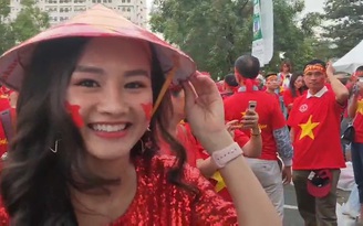 SEA Games: Nữ CĐV xinh đẹp tin U.22 Việt Nam thắng 2-1, Tiến Linh và Đức Chinh ghi bàn