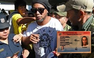 Ronaldinho trượt dốc thê thảm, đổ nợ, dùng hộ chiếu giả và bị cảnh sát bắt