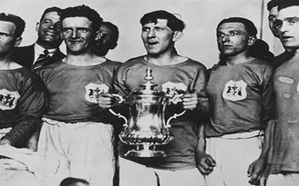 Ngày này năm ấy (23.4): CLB không phải của Anh vô địch FA Cup