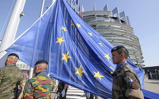 Quan chức EU dự báo xung đột Ukraine kéo dài, kêu gọi EU xây dựng sức mạnh quân sự