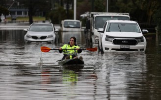 Sydney lo ngập nặng cuối tuần khi lượng mưa lớn kỷ lục 164 năm