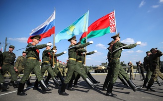 Belarus nói thành lập lực lượng quân sự chung với Nga để đối phó Ukraine, phương Tây