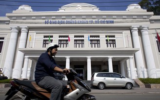 Bloomberg: Khối ngoại bán ròng cổ phiếu Việt Nam lần đầu trong một thập kỷ