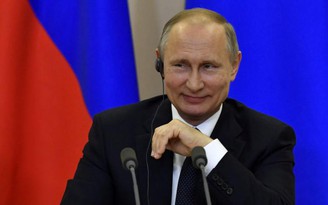 Tổng thống Vladimir Putin tuyên bố suy thoái kinh tế Nga kết thúc