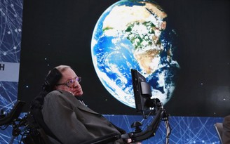 Nhà vật lý Stephen Hawking cảnh báo về loài 'siêu người'