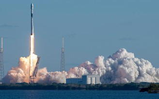 SpaceX sa thải hàng trăm nhân viên để theo đuổi nhiều dự án đắt đỏ