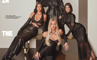 Kim Kardashian khoe vòng một, cùng mẹ, em gái ăn mặc kín đáo lên bìa tạp chí Kim Kardashian khoe vòng một, cùng mẹ, em gái ăn mặc kín đáo lên bìa tạp chí