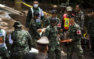 Thái Lan cấp bách nỗ lực đưa nạn nhân ra khỏi hang trước mưa lớn
