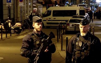 Tấn công bằng dao ở Paris, 7 người bị thương