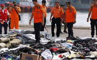 Rơi máy bay Lion Air: Lao xuống lặng lẽ rồi nổ tung chấn động biển cả