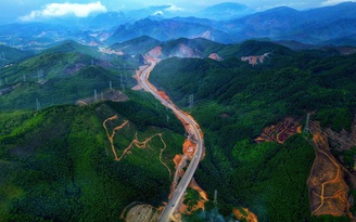 Cung đường tuyệt đẹp cao tốc Hạ Long - Vân Đồn trước ngày thông xe