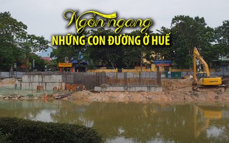 Dân Huế khổ vì đường sá ngổn ngang bùn đất