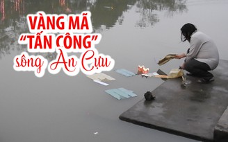 Vàng mã dày đặc “tấn công” sông An Cựu ở Huế
