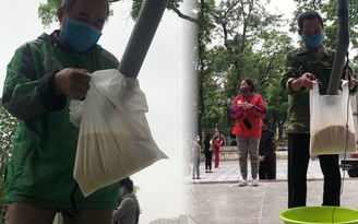 Cận cảnh máy ATM gạo đầu tiên ở Hà Nội giúp người nghèo trong đại dịch Covid-19