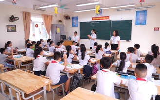 Ngày trở lại trường nhiều âu lo của các em bé mẫu giáo, tiểu học
