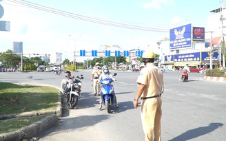 Tổng kiểm soát giao thông: Trình giấy tờ photo, bị CSGT giam xe và phạt nặng