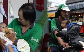 Tâm sự tài xế Grab mang con nhỏ đi theo khắp nẻo đường Sài Gòn