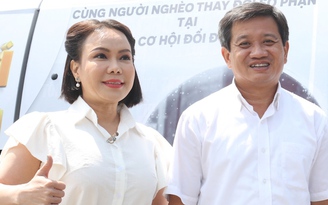 Việt Hương thông báo xe cứu thương tặng ông Đoàn Ngọc Hải đã về Việt Nam