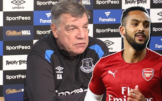 “Big Sam” mong mỏi Walcott gia nhập Everton