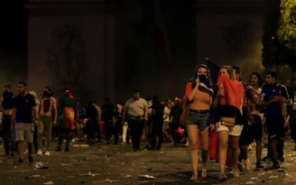 Paris xảy ra bạo động sau khi Pháp vô địch World Cup
