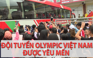 CĐV chen nhau chụp ảnh tuyển thủ Olympic Việt Nam