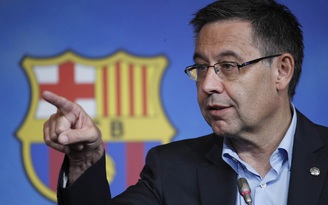 Cựu chủ tịch Barcelona được thả sau một đêm, nói lời phản pháo đầy đanh thép