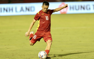 Highlights Việt Nam 4-0 Singapore: Văn Quyết mở tỷ số, đẳng cấp quá chênh lệch