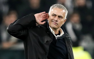 HLV Mourinho không xin lỗi sau khi khiêu khích CĐV Juventus