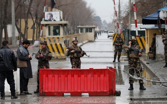 Afghanistan bất ổn: đánh bom gần trụ sở NATO, tấn công chốt gác làm 18 lính thiệt mạng