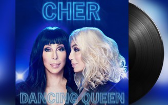Sau Mamma Mia, danh ca Cher thừa thắng phát hành album nhạc ABBA