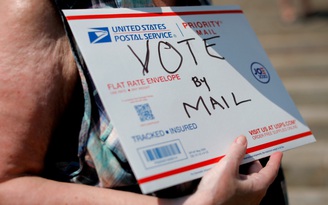 Tòa án ngăn chặn các thay đổi 'có động cơ chính trị' của bưu điện Mỹ trước bầu cử tổng thống